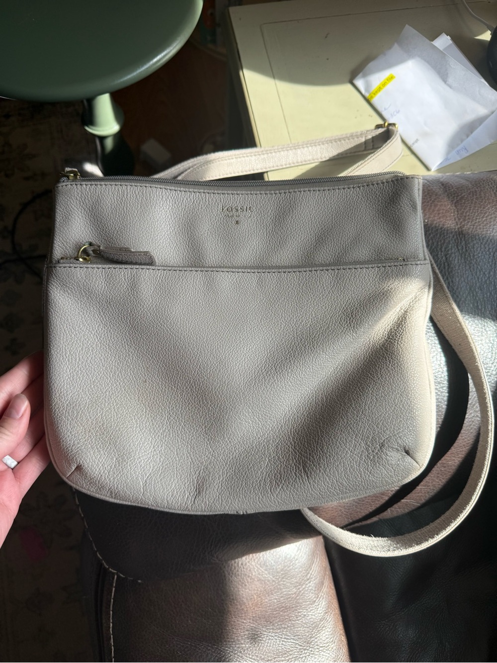 Fossil Pebbled Leather Crossbody Bag in Light Taupe/grey